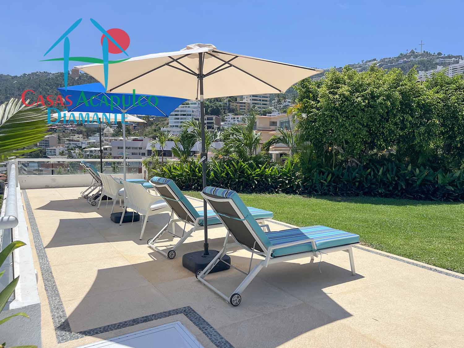 Villa Sahasrara - Alberca y jardín 23